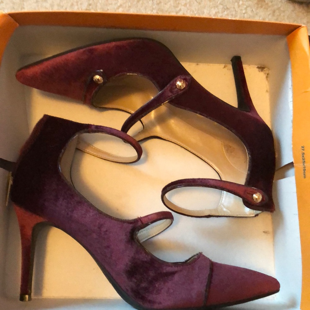 Unisa red multi fabric heels